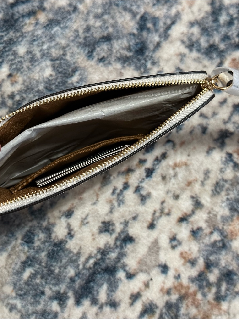 Coach Large Corner Zip Wristlet in Chalk White with Gold Logo - Picture 3 of 4